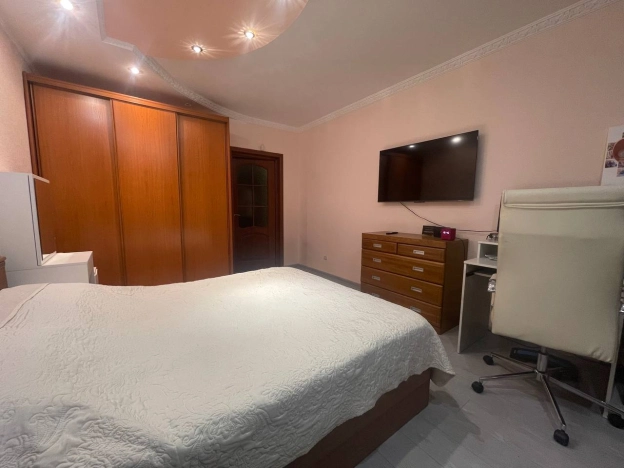 Купить квартиру в Чите. Вариант № 10759068, 3, площадь - квм, цена 17500000 рублей