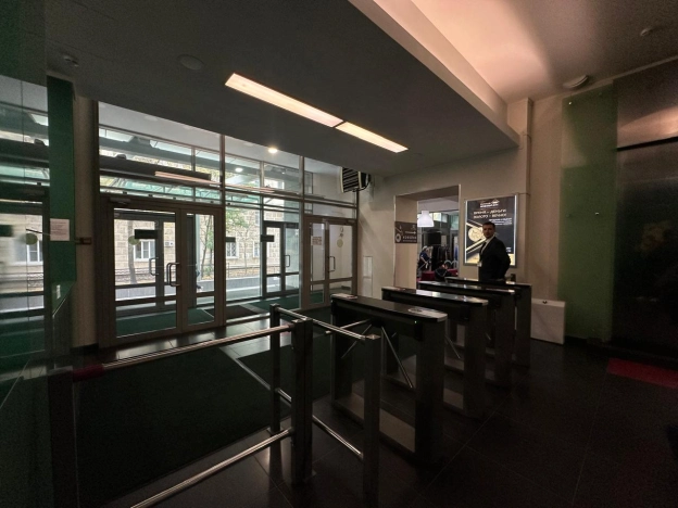 Снять коммерческую недвижимость в Ростове-на-Дону. Вариант № 8109607, 13, площадь -  квм, цена 350000 рублей