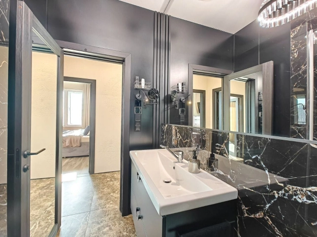 Купить трехкомнатную квартиру в Новосибирской области. Вариант № 9937269, 19, площадь -  квм, цена 16500000 рублей