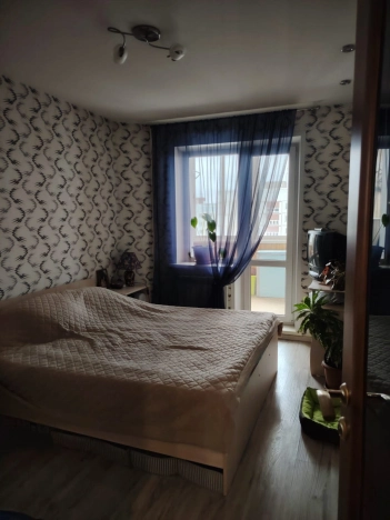 Купить трехкомнатную квартиру в районе Калининский в Новосибирске. Вариант № 9065849, 8, площадь -  квм, цена 7000000 рублей