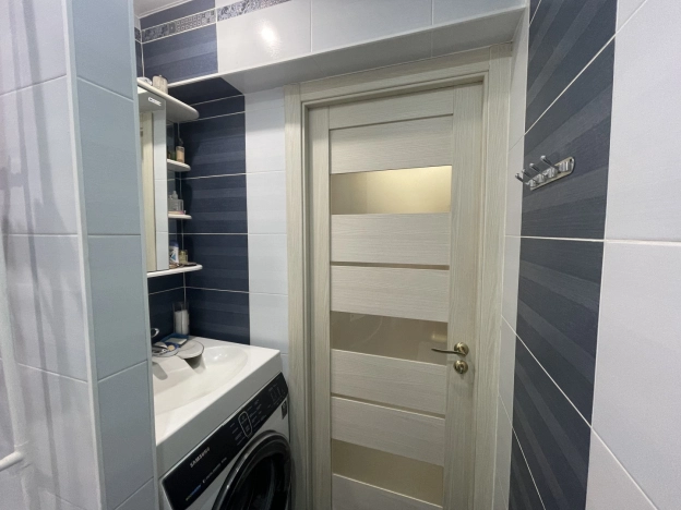 Купить двухкомнатную квартиру в Микрорайоне 15-й, Ангарск в Ангарске. Вариант № 33528, 18, площадь -  квм, цена 3799000 рублей