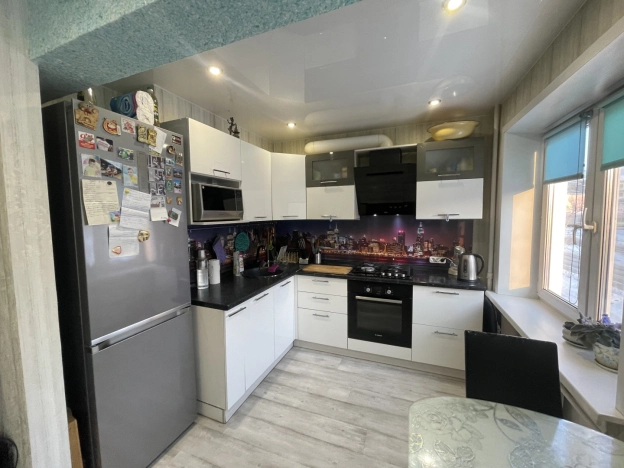 Купить двухкомнатную квартиру в Микрорайоне 15-й, Ангарск в Ангарске. Вариант № 33528, 2, площадь -  квм, цена 3799000 рублей