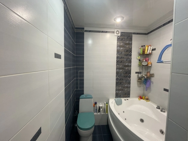 Купить двухкомнатную квартиру в Микрорайоне 15-й, Ангарск в Ангарске. Вариант № 33528, 16, площадь -  квм, цена 3799000 рублей