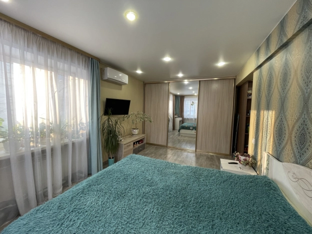 Купить двухкомнатную квартиру в Микрорайоне 15-й, Ангарск в Ангарске. Вариант № 33528, 13, площадь -  квм, цена 3799000 рублей