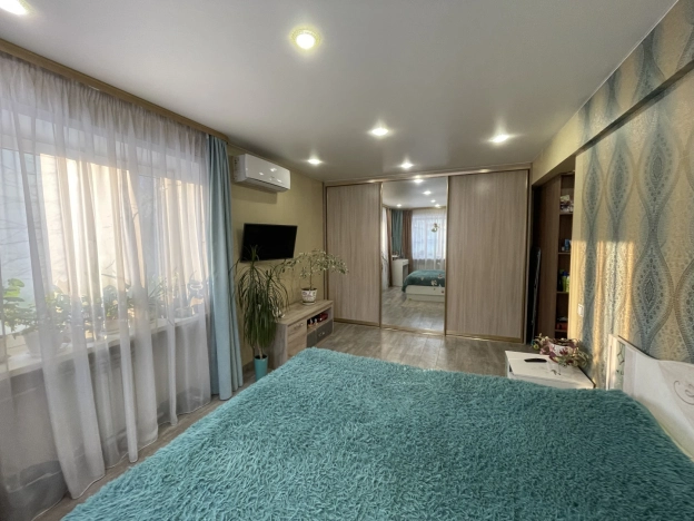 Купить двухкомнатную квартиру в Микрорайоне 15-й, Ангарск в Ангарске. Вариант № 33528, 14, площадь -  квм, цена 3799000 рублей