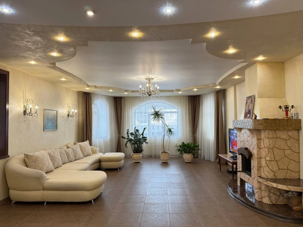 Купить дом в Республике Бурятия. Вариант № 10049622, 7, площадь - квм, цена 31200000 рублей