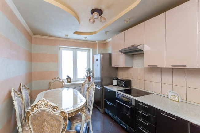 Купить трехкомнатную квартиру на вторичке в районе Фрунзенский в Владимире. Вариант № 10621, 14, площадь -  квм, цена 8700000 рублей