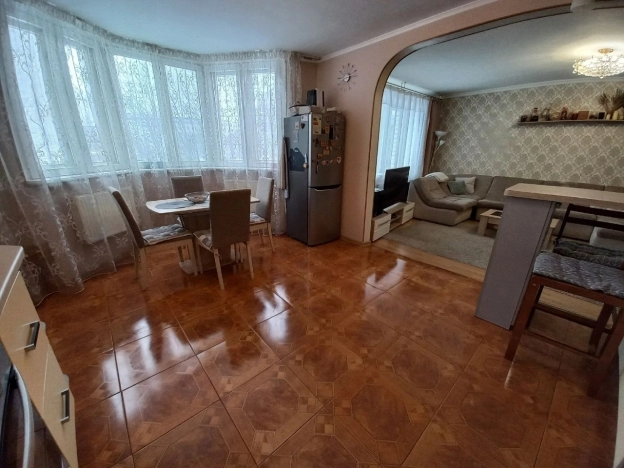 Купить четырехкомнатную квартиру в Вологде. Вариант № 24363, 1, площадь -  квм, цена 11700000 рублей