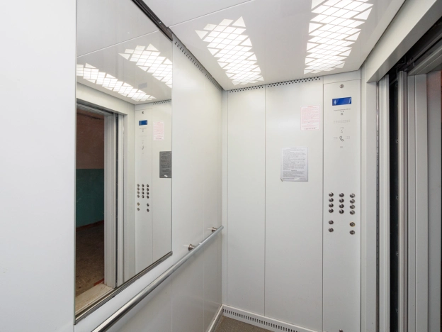 Купить трехкомнатную квартиру в Омске. Вариант № 3868048, 20, площадь -  квм, цена 9800000 рублей