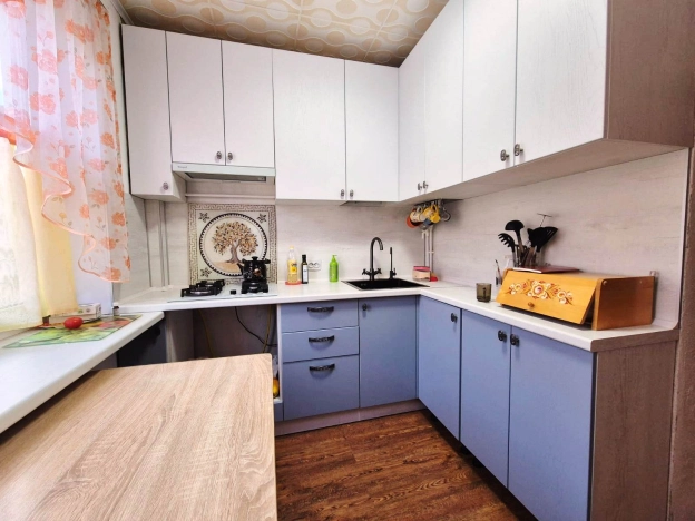 Купить трехкомнатную квартиру в Вологодской области. Вариант № 9507235, 4, площадь -  квм, цена 4500000 рублей