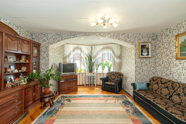 Купить квартиру на вторичке на улице Молодёжная в Владимирской области. Вариант № 10615408, 8, площадь -  квм, цена 15250000 рублей