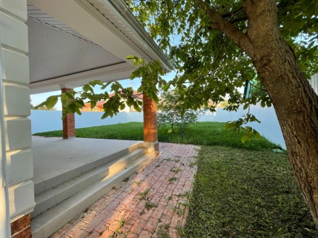 Купить дом на улице Семёновская в Краснодаре. Вариант № 1650, 6, площадь -  квм, цена 39500000 рублей