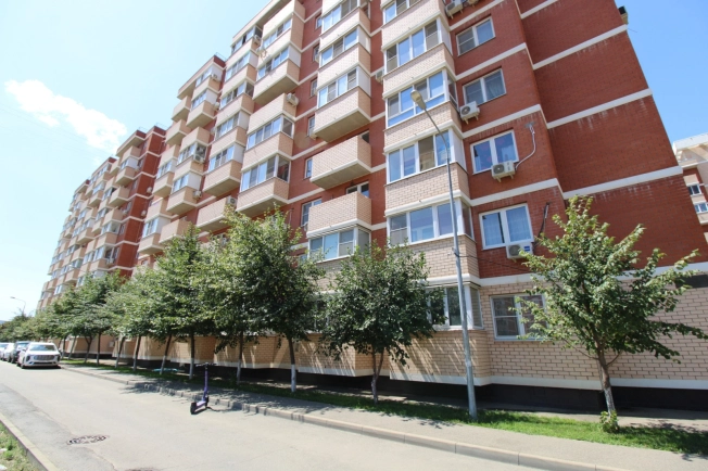 Купить однокомнатную квартиру в Краснодаре. Вариант № 10295223, 16, площадь -  квм, цена 3650000 рублей