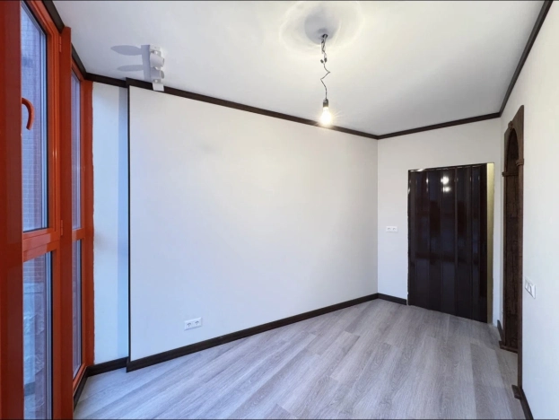 Купить квартиру в Москве. Вариант № 8599674, 37, площадь -  квм, цена 26000000 рублей