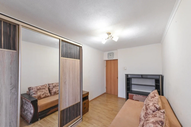 Купить трехкомнатную квартиру в Ростовской области. Вариант № 9590804, 6, площадь -  квм, цена 6200000 рублей