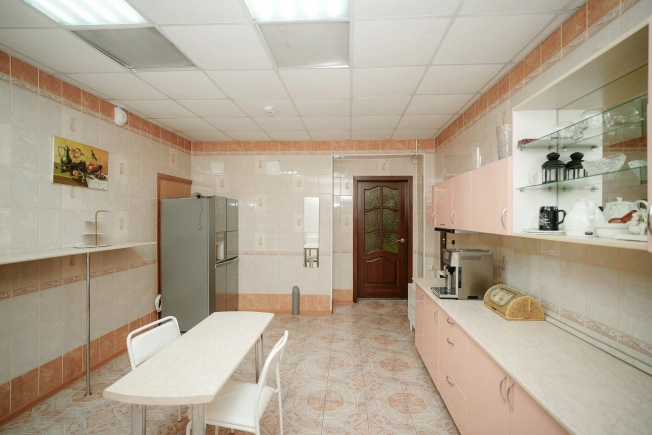 Купить дом в Омске. Вариант № 44414, 9, площадь -  квм, цена 26000000 рублей