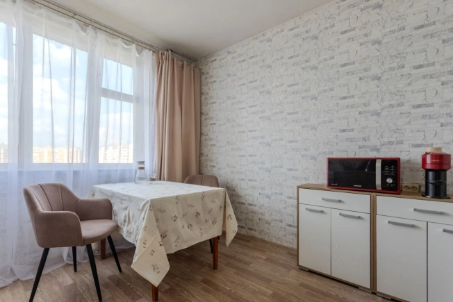 Купить трехкомнатную квартиру на улице Мустая Карима в Москве. Вариант № 10713448, 7, площадь - квм, цена 21600000 рублей