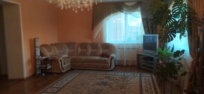 Купить дом в Омске. Вариант № 18280, 3, площадь -  квм, цена 23500000 рублей