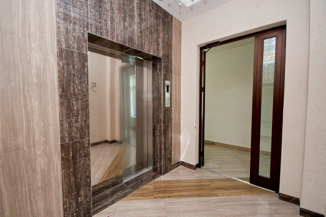 Купить трехкомнатную квартиру на улице Жилмассив в Новосибирской области. Вариант № 8926776, 36, площадь -  квм, цена 16500000 рублей