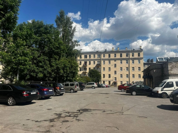 Купить двухкомнатную квартиру в районе Василеостровский в Санкт-Петербурге. Вариант № 4000459, 13, площадь -  квм, цена 13000000 рублей