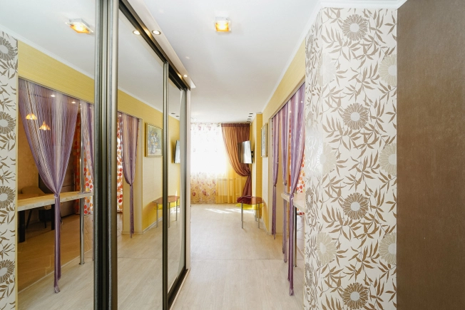 Купить однокомнатную квартиру в Омске. Вариант № 41010, 10, площадь -  квм, цена 5400000 рублей