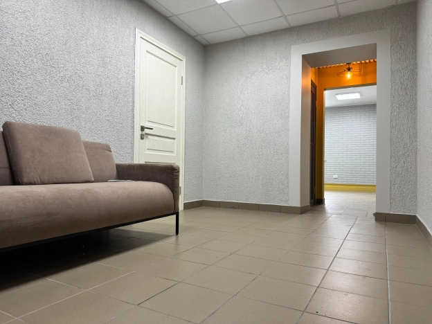 Снять коммерческую недвижимость в Омске. Вариант № 9145953, 16, площадь -  квм, цена 85000 рублей