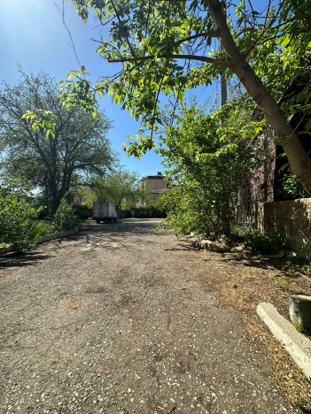 Купить коммерческую недвижимость в Элисте. Вариант № 7281, 2, площадь -  квм, цена 19000000 рублей