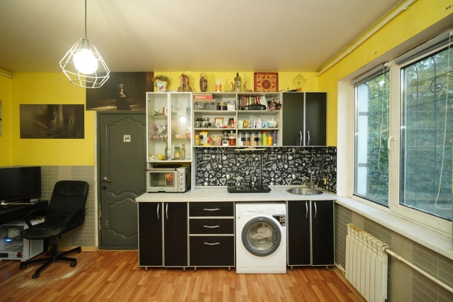 Купить однокомнатную квартиру в Омске. Вариант № 4005577, 1, площадь -  квм, цена 2490000 рублей