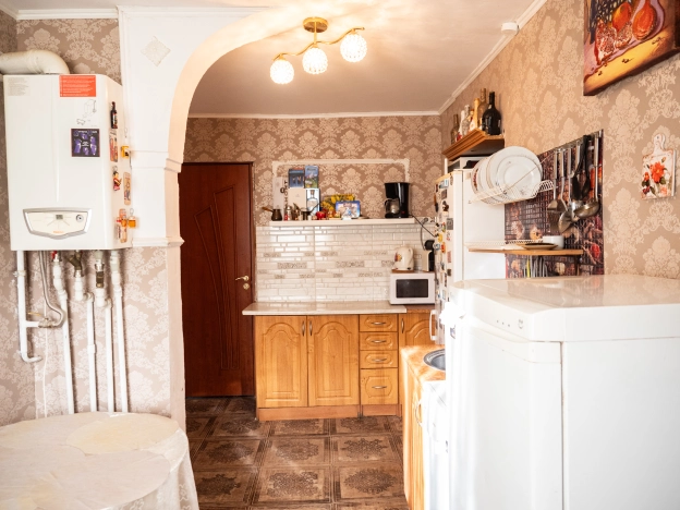 Купить четырехкомнатную квартиру в Калининграде. Вариант № 13895, 8, площадь -  квм, цена 6500000 рублей