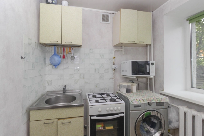 Купить двухкомнатную квартиру в Омске. Вариант № 3958769, 8, площадь -  квм, цена 2900000 рублей