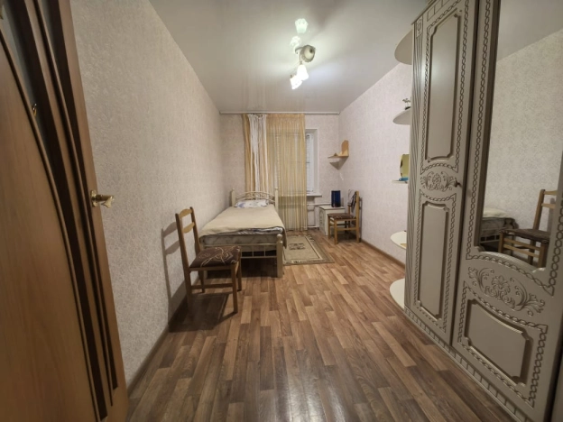 Купить трехкомнатную квартиру в Микрорайоне 8-й, Элиста в Элисте. Вариант № 8995515, 5, площадь -  квм, цена 5400000 рублей