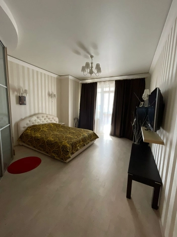 Купить двухкомнатную квартиру у метро Октябрьская в Новосибирске. Вариант № 15388, 3, площадь -  квм, цена 13700000 рублей