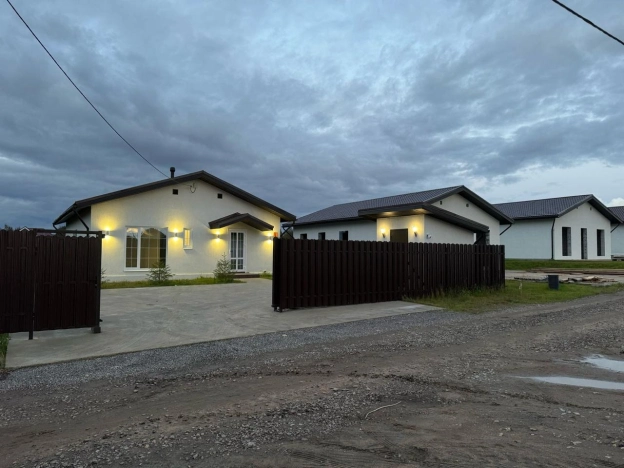 Купить дом в Санкт-Петербурге. Вариант № 41134, 1, площадь -  квм, цена 10456300 рублей