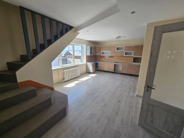 Купить дом на улице Административная в Иркутской области. Вариант № 7852900, 11, площадь -  квм, цена 6050000 рублей