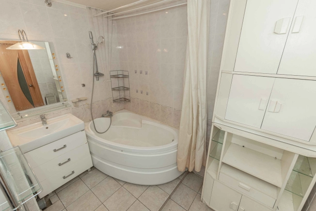 Купить квартиру на улице Безыменского в Владимире. Вариант № 8124694, 28, площадь -  квм, цена 5700000 рублей