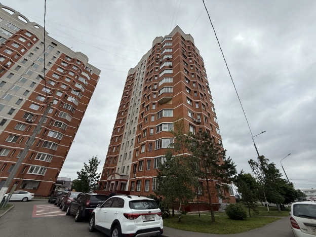 Купить двухкомнатную квартиру на вторичке у метро Улица Горчакова в Москве. Вариант № 53819, 31, площадь -  квм, цена 12300000 рублей