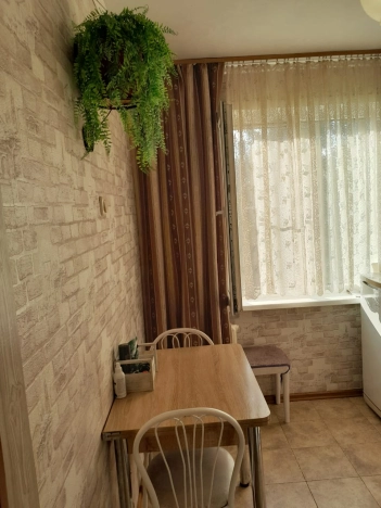 Купить трехкомнатную квартиру в Новосибирске. Вариант № 6138020, 6, площадь -  квм, цена 7499000 рублей