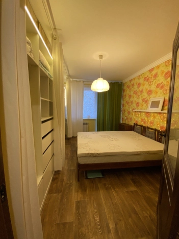 Снять квартиру в Тобольске. Вариант № 8521048, 5, площадь -  квм, цена 70000 рублей