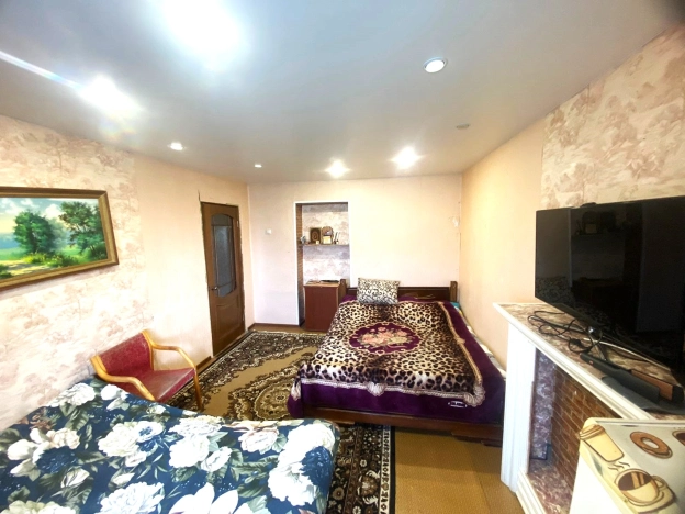 Купить трехкомнатную квартиру на вторичке в Калужской области. Вариант № 58218, 4, площадь -  квм, цена 3950000 рублей