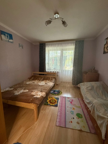 Купить четырехкомнатную квартиру в Приморском крае. Вариант № 60308, 37, площадь -  квм, цена 8000000 рублей