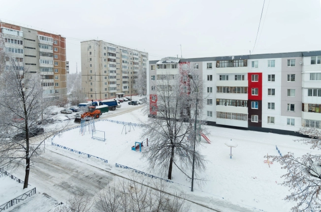 Купить двухкомнатную квартиру на вторичке в Микрорайоне 10-й, Тобольск в Тобольске. Вариант № 4829, 16, площадь -  квм, цена 5400000 рублей