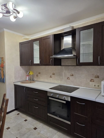 Купить двухкомнатную квартиру на улице Пыжёвский переулок в Москве. Вариант № 10132747, 30, площадь -  квм, цена 9450000 рублей