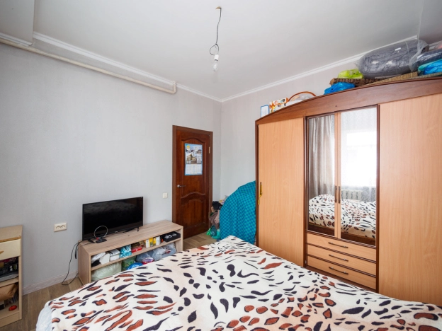 Купить дом в Микрорайоне Порт-Артур в Омске. Вариант № 5408260, 14, площадь -  квм, цена 8700000 рублей