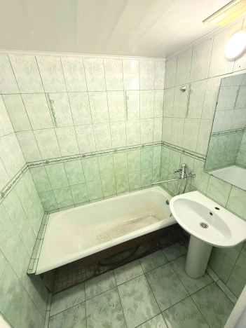 Купить однокомнатную квартиру на улице Железнодорожная в Владимирской области. Вариант № 9911189, 4, площадь -  квм, цена 3340000 рублей