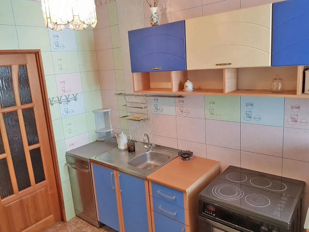 Купить трехкомнатную квартиру в Ростовской области. Вариант № 9687725, 9, площадь -  квм, цена 8900000 рублей