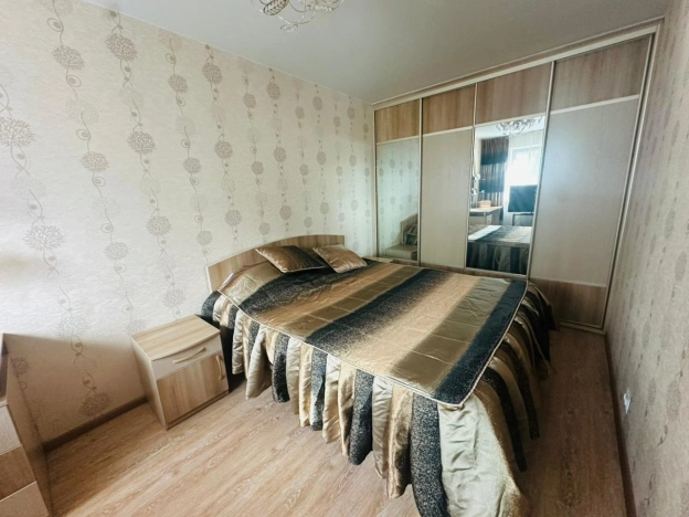 Купить трехкомнатную квартиру в Приморском крае. Вариант № 7592047, 16, площадь -  квм, цена 7000000 рублей