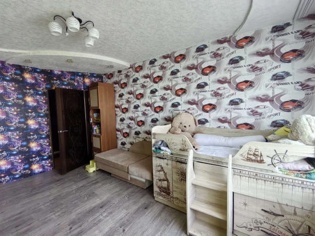 Купить трехкомнатную квартиру в Калуге. Вариант № 13511, 9, площадь -  квм, цена 5270000 рублей