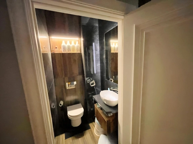 Купить квартиру в Москве. Вариант № 10235681, 9, площадь -  квм, цена 44000000 рублей