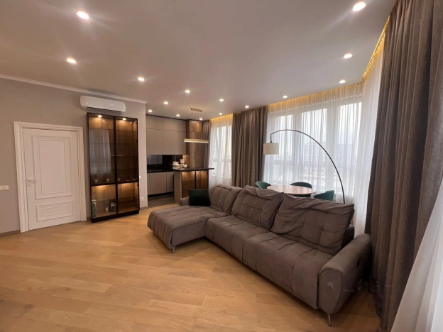 Купить квартиру в Москве. Вариант № 10235681, 22, площадь -  квм, цена 44000000 рублей