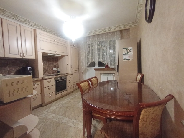 Купить трехкомнатную квартиру на улице Ленинский проспект в Москве. Вариант № 9748081, 8, площадь -  квм, цена 18900000 рублей